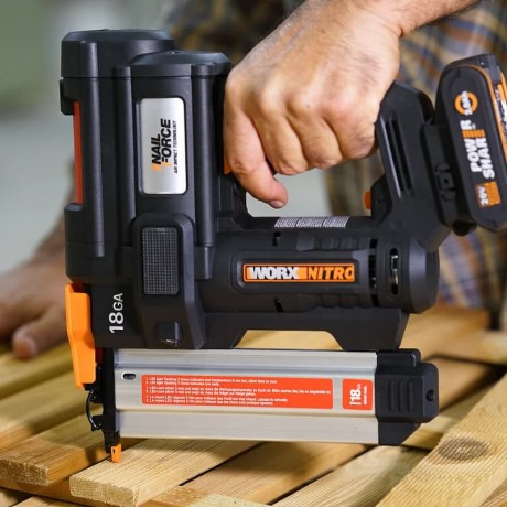 Аккумуляторный гвоздезабивной пистолет WORX WX842, 20В, 2Ач х1, ЗУ, сумка