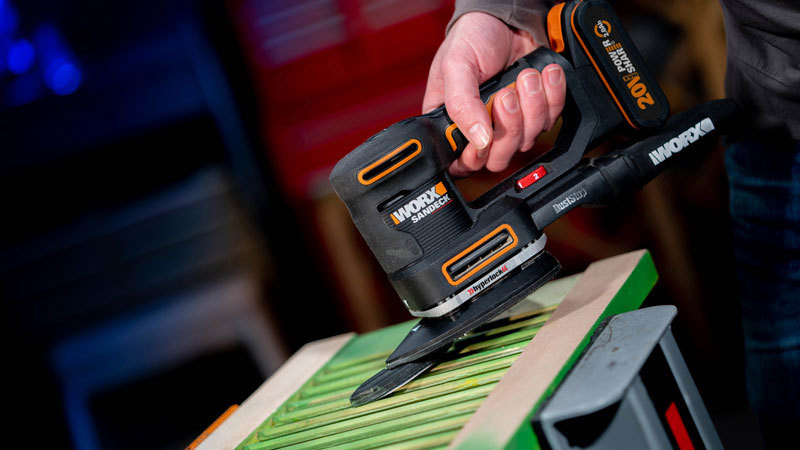 Виброшлифмашина WORX WX820, 20v, в комплекте АКБ 2 А·ч и ЗУ, кейс (аккумуляторная)